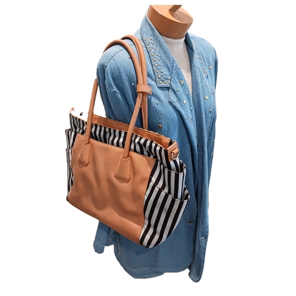 henri bendel Handbags - Henri Bendel Tote Bag Saffiano Leather Tons of Pockets Preloved Diaper Travel